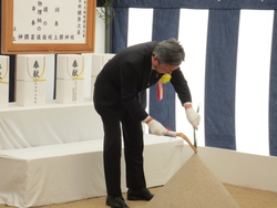 神事の様子(株式会社石本建築事務所代表) 神事の様子(株式会社石本建築事務所代表)