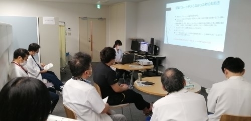 研修医報告会を開催しました