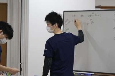 ACLS講習会を開催しました
