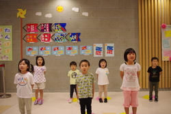たんぽぽ保育所園児による歌の披露