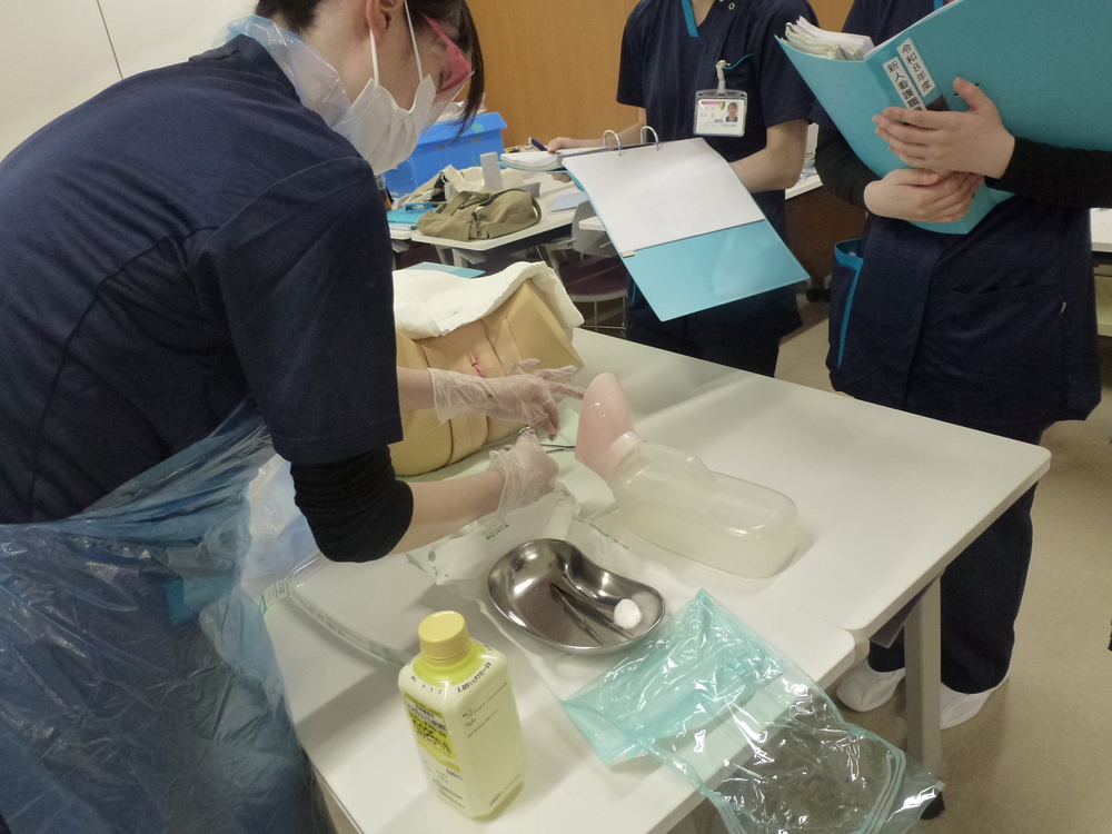 排泄援助の様子