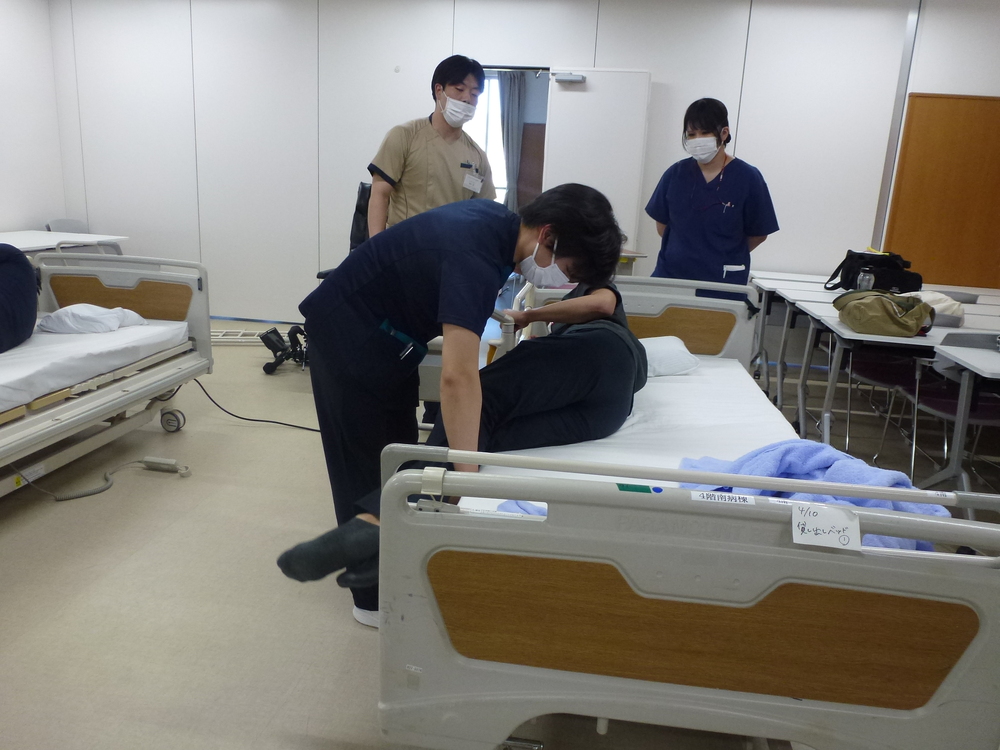 日常生活動作援助の様子
