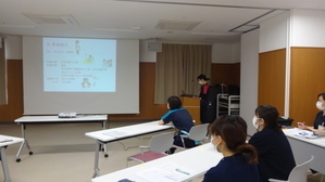 「2年目看護職員ケースレポート発表会」を開催しました2