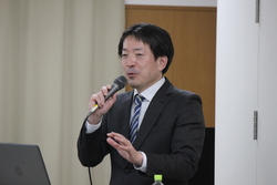 講師　飛田博史　先生