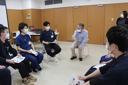 若手医師を対象としたロールプレイの様子②