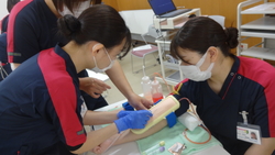 採血・静脈点滴の様子①