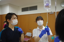 看護体験の様子⑤