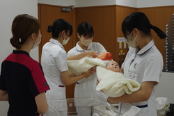 看護体験の様子⑧